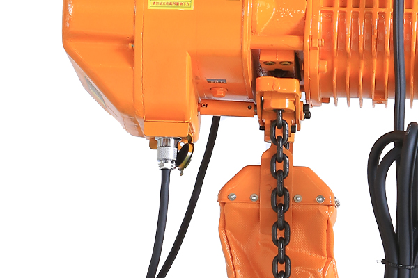 運行式電動葫蘆航空插頭